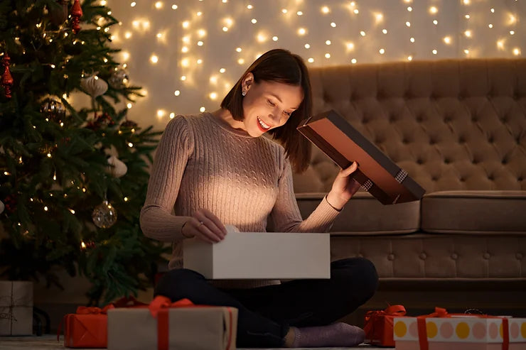 Delighting Customers with Festive Poly Mailers: Enhancing the Unboxing Experience